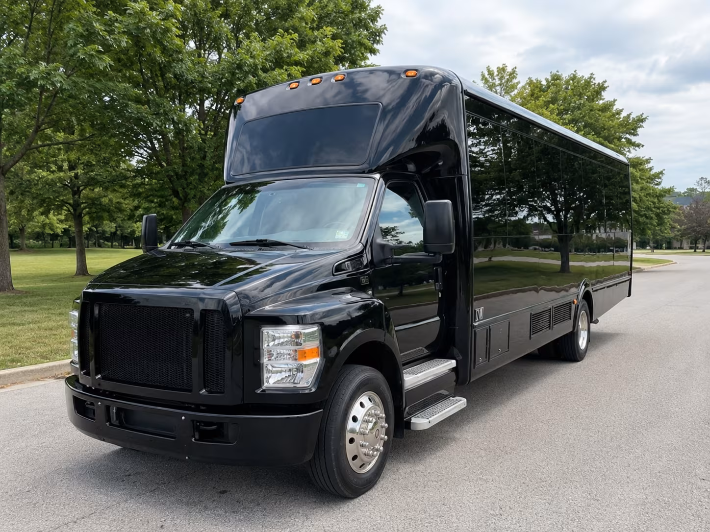 pine knob music theatre clarkston party bus rental