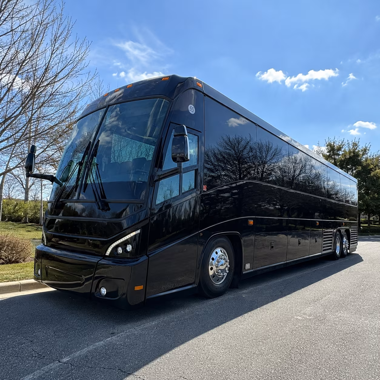 rochesterhillscharterbuscompany com is here for corporate groups convention travelers and large parties alike